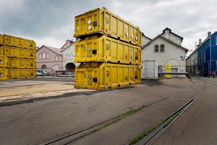 The yellow containers, which are stored on the site of the former chemical factory, each hold 24 tons of waste.  Up to five containers are filled every day.