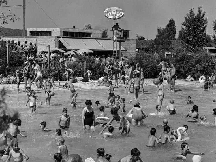 July 8, 1968: The Heuried outdoor pool is a family pool through and through. 