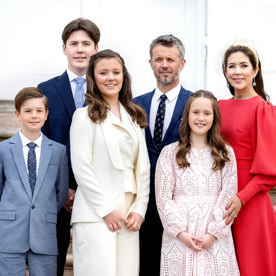 Prince Vincent, Prince Christian, Princess Isabella, Prince Frederik, Princess Josephine and Princess Mary 