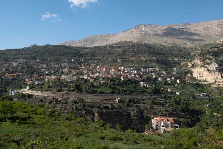 Das Dorf Bisharri hoch oben in den Bergen des Libanons ist eine Hochburg der Christen.
