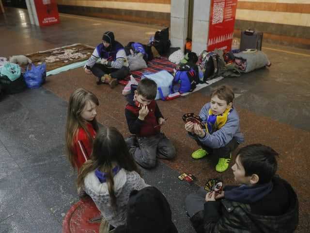 Refuge: Children play in a metro station in Kyiv.  Many people are looking for protection from the air raids there (March 2, 2022). 
