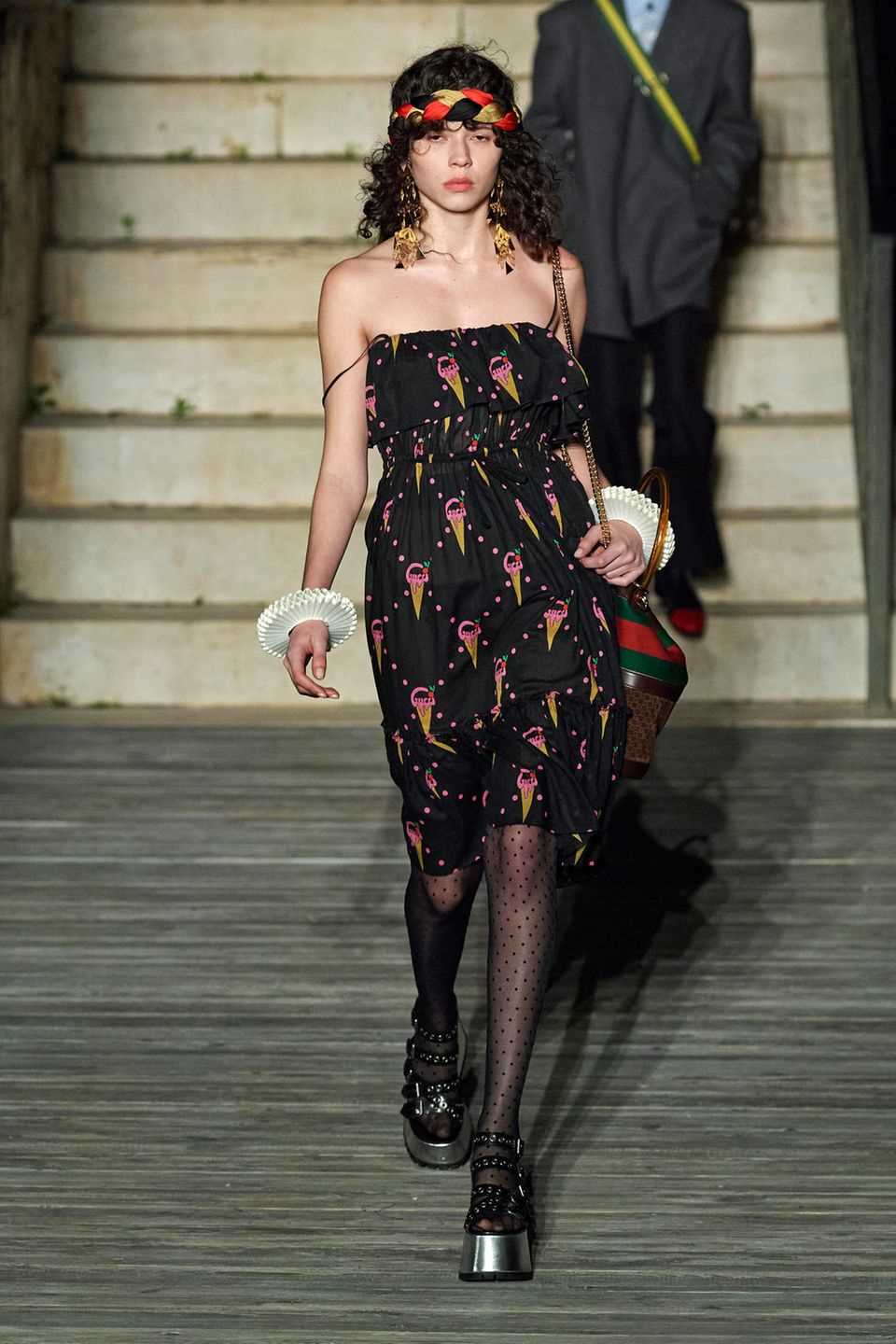 It's going to be colourful: headband at the Gucci Resort Women Off Season Show 2023.