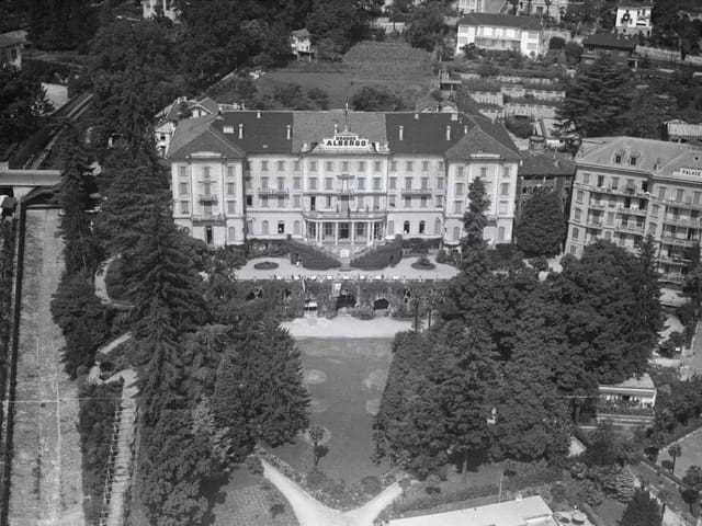 Aerial view of the hotel from 1946