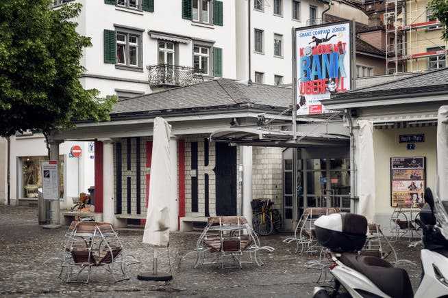 The Theater am Hechtplatz, which opened in 1959, is about to be renovated.  After that, the line will be reoccupied again.