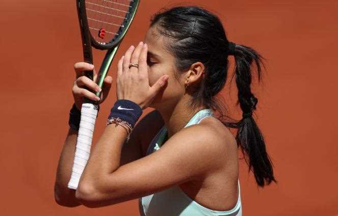 Emma Raducanu will not see the third round of Roland-Garros, eliminated by Belarusian Aliaksandra Sasnovich, Wednesday May 25.