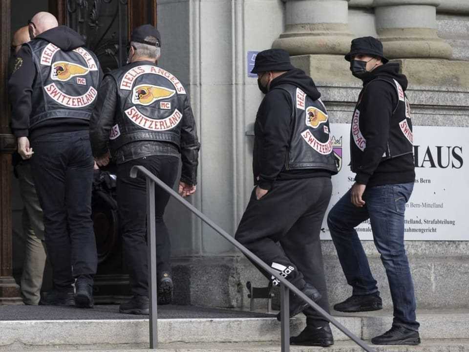 Hells Angels members enter the courthouse.
