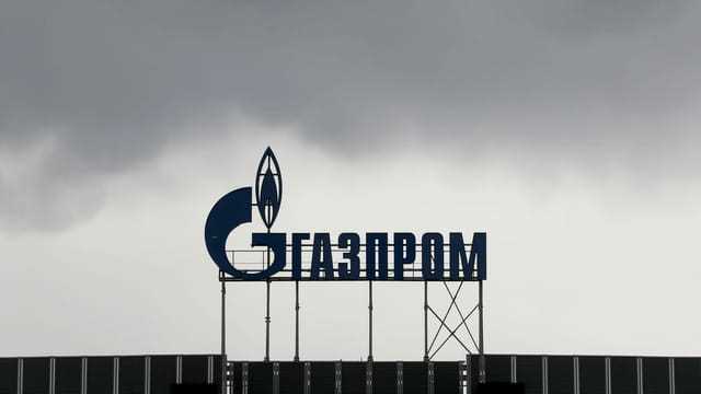 Gazprom-Logo auf einem Gebäude in Moskau.