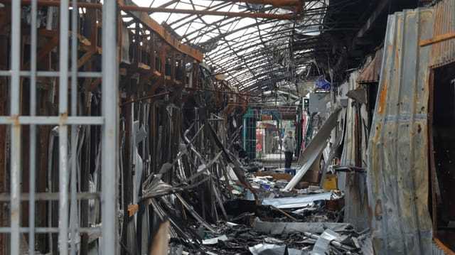 Trümmer eines Marktes in Sjewjerodonezk, aufgenommen am 16. April 2022. 