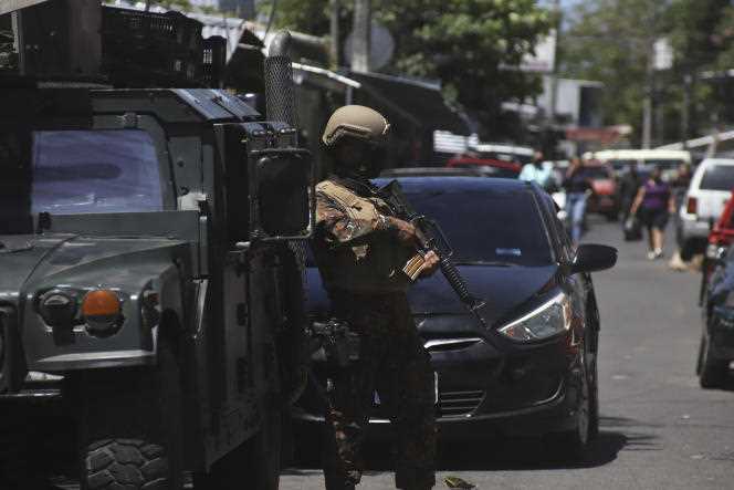 A soldier at the entrance to a neighborhood in San Salvador usually controlled by the Barrio 18 Sureños gang, March 27, 2022.