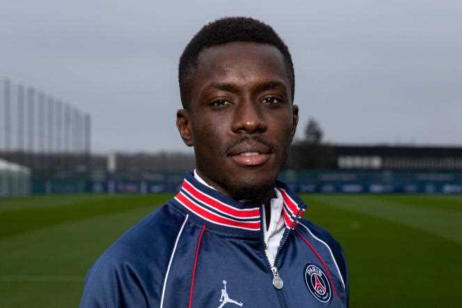 Senegalese midfielder from Paris-Saint-Germain, Idrissa Gueye, in December 2021.