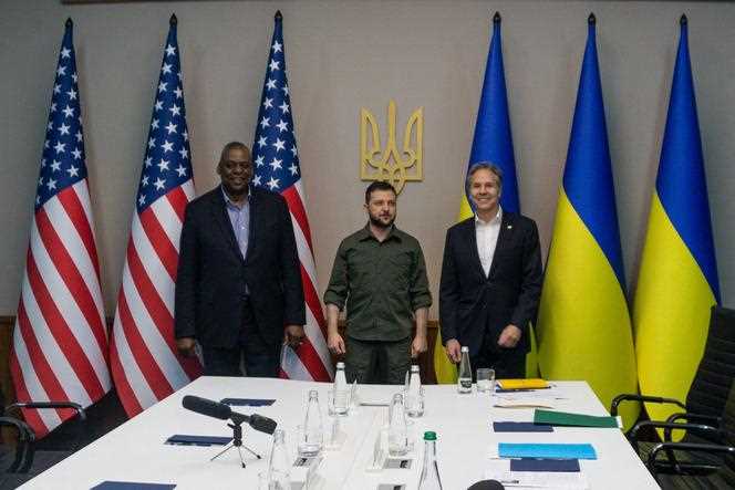 US Secretary of State Antony Blinken and Secretary of Defense Lloyd Austin meet with Ukrainian President Volodymyr Zelensky in Kyiv on April 24, 2022.
