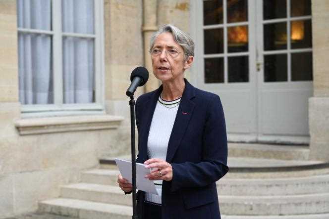 Elisabeth Borne speaks to journalists after a meeting with the government to define the ministers' roadmaps, at the Matignon hotel, in Paris, on May 27, 2022. 