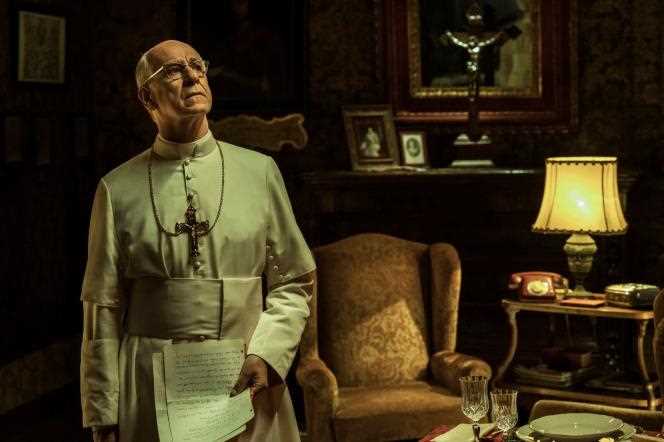 Toni Servillo (Pope Paul VI) in the “Esterno notte” series, by Marco Bellocchio.