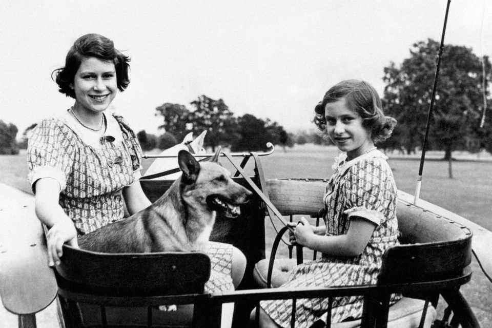 Princess Elizabeth and Princess Margaret in 1941