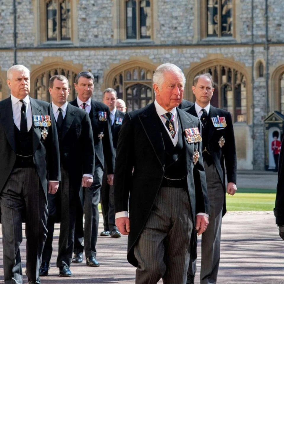Die Royals bei der Beerdigung von Prinz Philip im April 2021 auf Schloss Windsor.