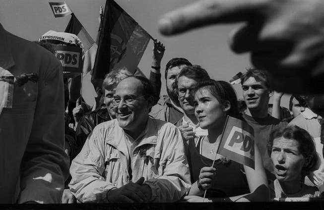 Labor Day: the then PDS leader Gregor Gysi with comrades at the last May Day celebration in the history of the GDR (East Berlin 1990).
