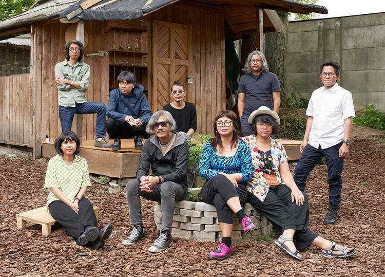 The Indonesian curatorial team Ruangrupa in the installation «Vietnamese Immigrating Garden» (2022) by Tuan Mami (Nha-San collective).