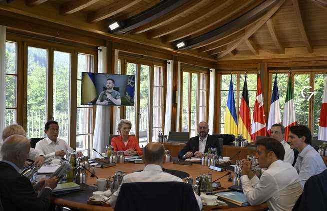 On Monday morning, the G-7 met with Ukrainian President Volodymyr Zelensky. 