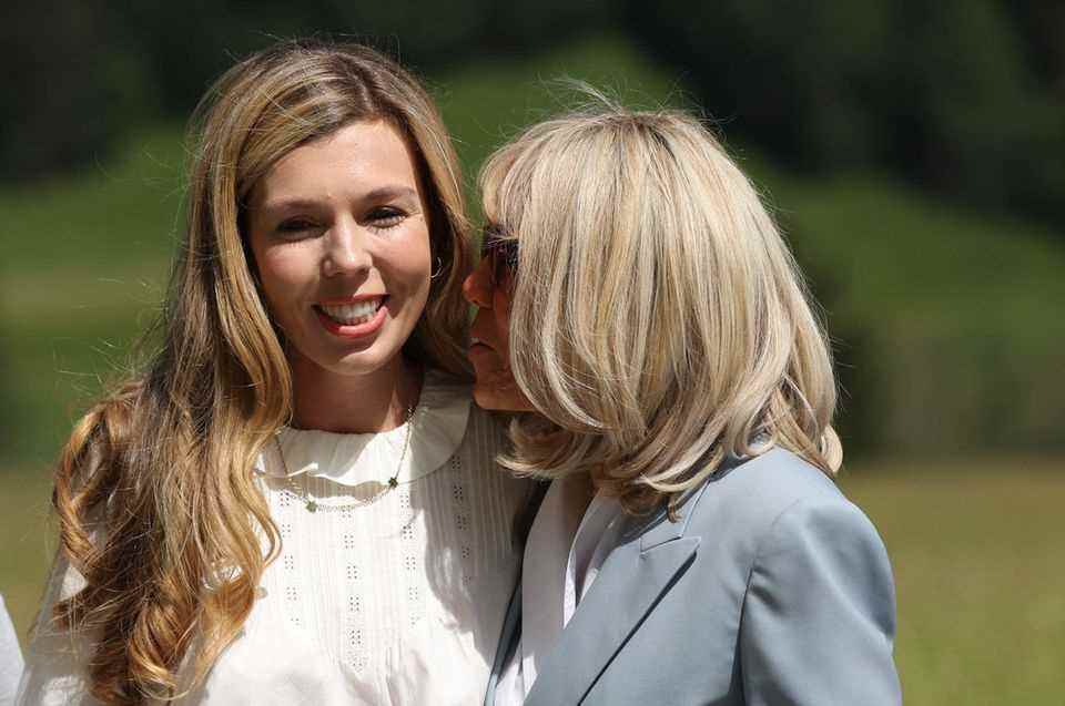 Carrie Johnson and Brigitte Macron seem to get along very well at the G7 summit in Elmau.