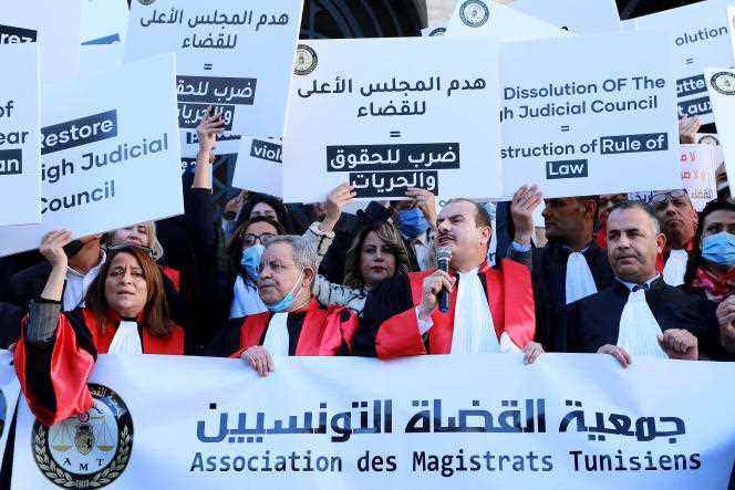 In Tunis, demonstration by magistrates in February 2022 against the dissolution of the Superior Council of the Judiciary by President Kaïs Saïed.