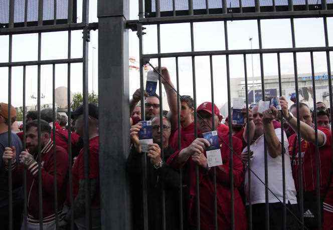 Liverpool fans stuck at the entrance to the Stade de France, before the Champions League final, May 28, 2022.