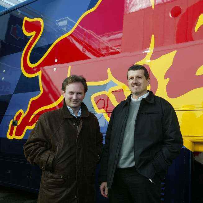 Christian Horner (left) with motorsport engineer Günther Steiner in Barcelona, ​​around 2005.