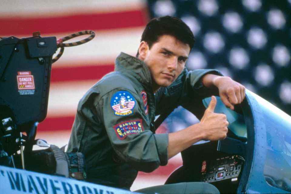 It's his signature role: Tom Cruise as Pete Maverick in "top gun" 1986 at the age of 25.  The sequel to the pilot drama "Top Gun: Maverick" has already grossed over $900 million.