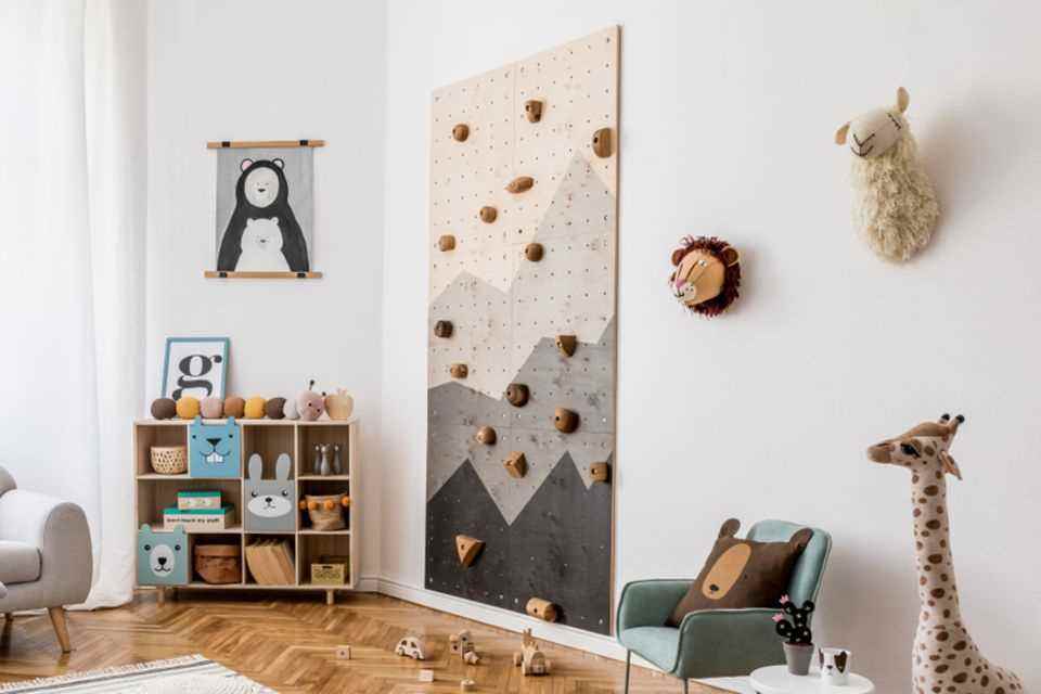 design children's room: children's room with climbing wall