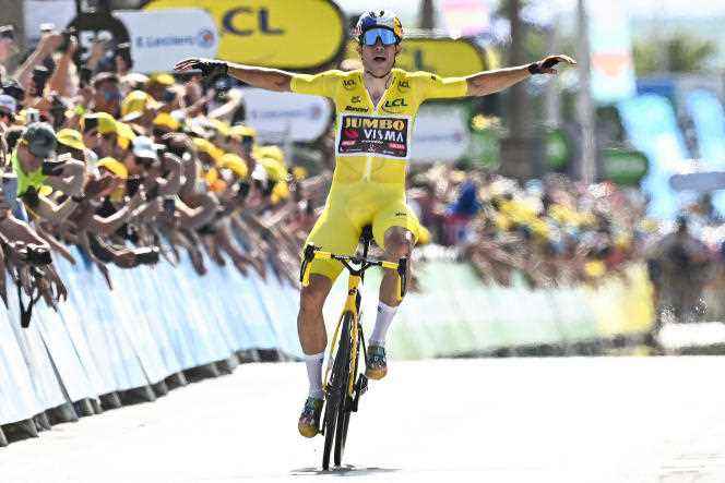 Belgian Jumbo-Visma Wout van Aert celebrates his victory in Calais (Nord), July 5, during the 4th stage of the Tour de France.