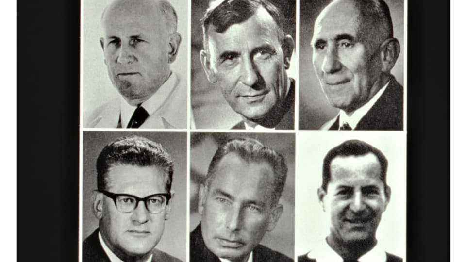 The picture shows some of the founders of the AO Foundation.