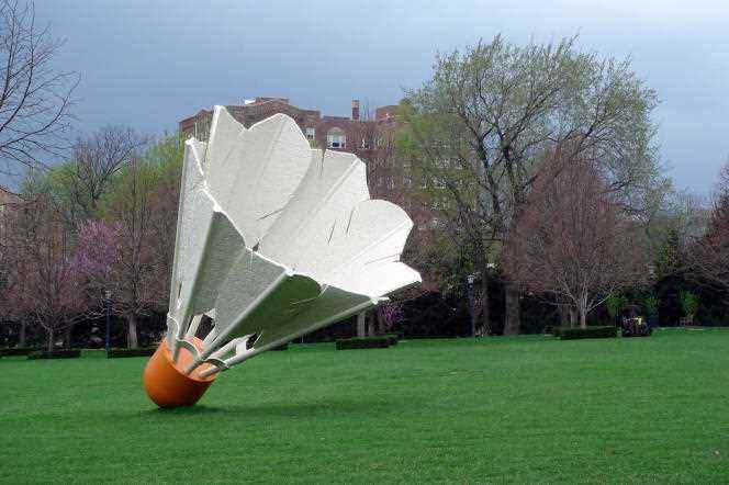A badminton shuttlecock, a sculptural work by Claes Oldenburg, Kansas City, Missouri, 1994. 