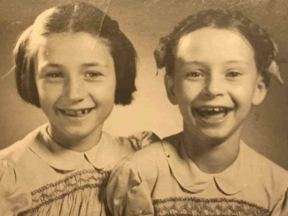 Beatrice Tschanz with sister as children