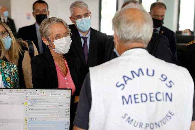 The Prime Minister, Elisabeth Borne, visits a SAMU service at the René-Dubos hospital in Pontoise (Val-d'Oise), July 1, 2022. 