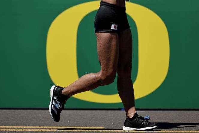 The University of Oregon logo during the 20 km walk at the 2022 Worlds. 