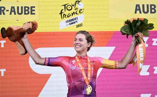 Swiss Marlen Reusser after her victory in the 4th stage of the Tour de France Women, between Troyes and Bar-sur-Aube, on July 27. 