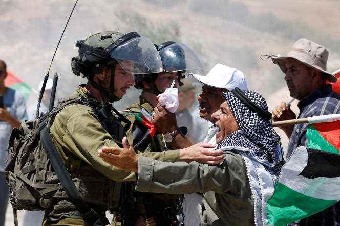 During a demonstration against Israeli colonization, in the village of Al-Mughayer, occupied territory of the West Bank, on July 29, 2022.