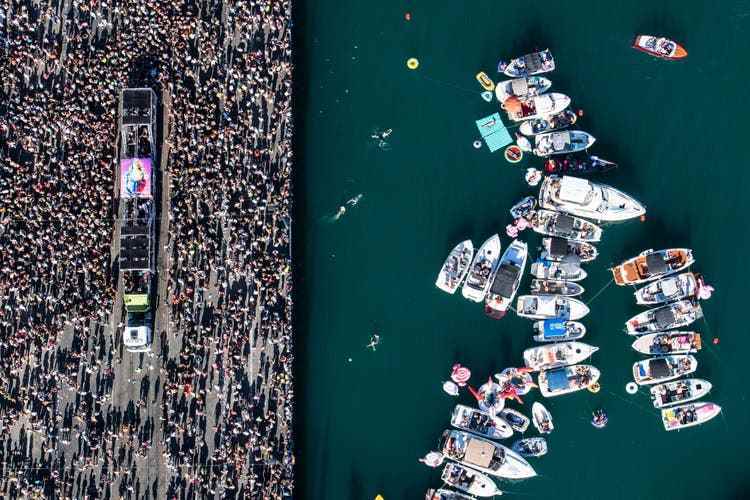 Eine Million Raverinnen und Raver tanzten am 11. August 2018 um das Zürcher Seebecken.