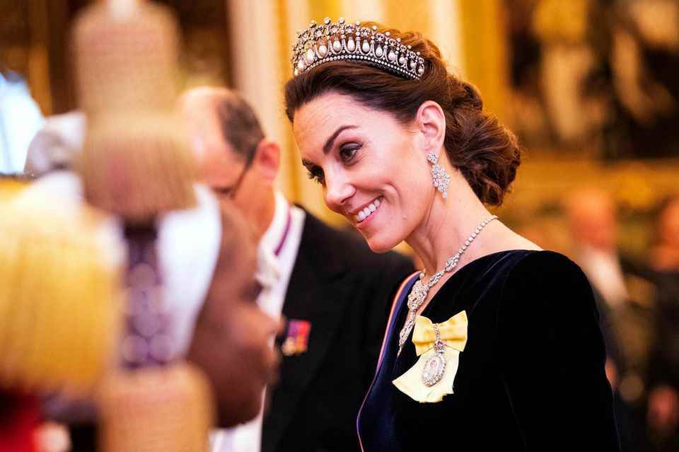 Duchess Catherine also wears it at the diplomatic reception "Nizam of Hyderabad"-necklace. 