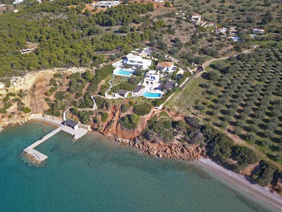 There is not much going on around Kranidi on the Peloponnese.  The Dutch royals really appreciate that and are enjoying their break in Greece.