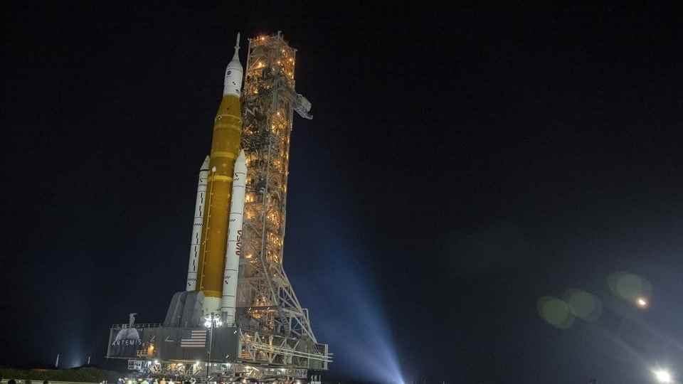 The SLS rocket can be seen in the picture.