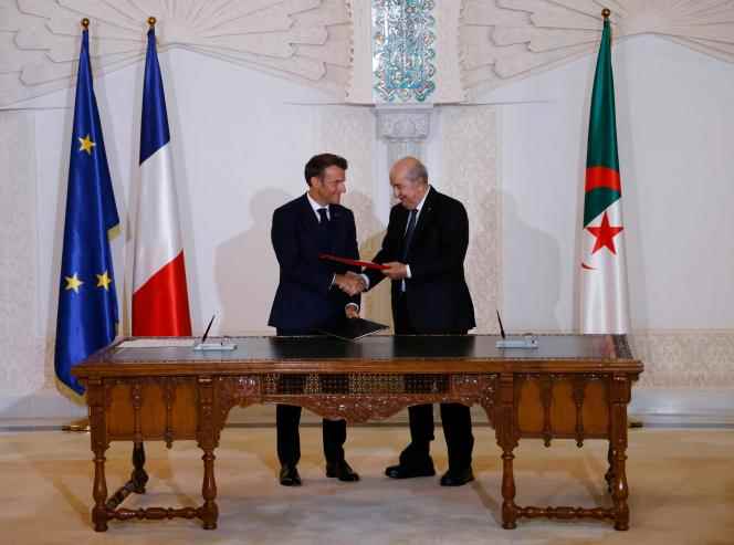 French President Emmanuel Macron and his Algerian counterpart Abdelmadjid Tebboune on August 27, 2022 in Algiers. 