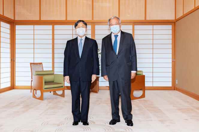 Japanese Emperor Naruhito and UN Secretary General Antonio Guterres at the Imperial Palace in Tokyo on August 8, 2022.