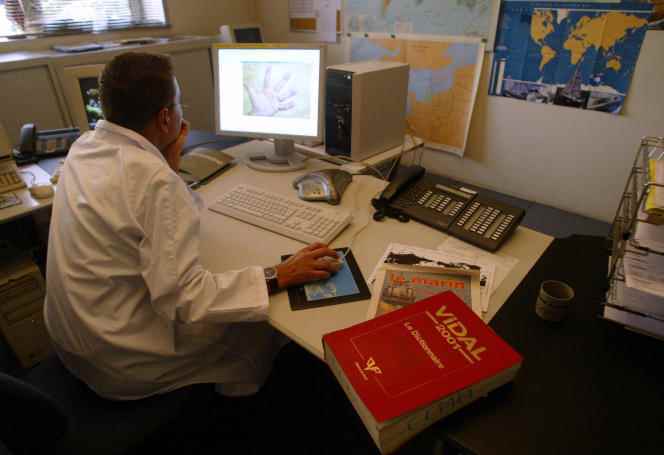 At the maritime medicine consultation center (CCMM), based at the University Hospital of Purpan, in Toulouse, on October 5, 2004.