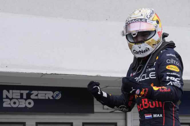 Max Verstappen savors his victory on the Hungaroring circuit, in Mogyorod (Hungary), on July 31, 2022.