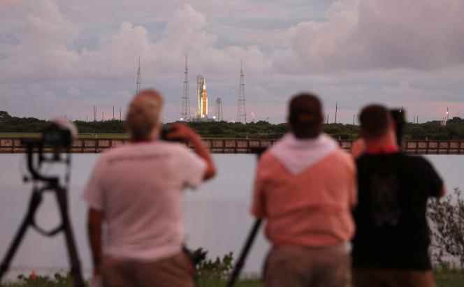 Thousands of people had made the trip to watch the take-off of Artemis-1, NASA's new rocket, which was finally canceled on Monday August 29, 2022, due to a technical problem.