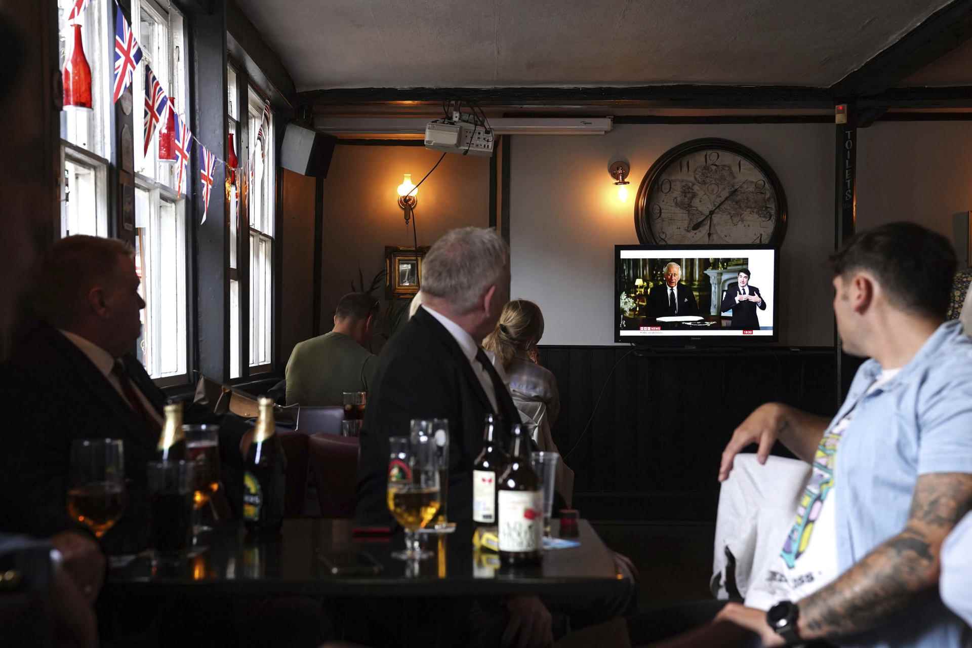 Broadcast of King Charles III's first address to the nation, at a Pub, in Windsor, England, on September 9, 2022.