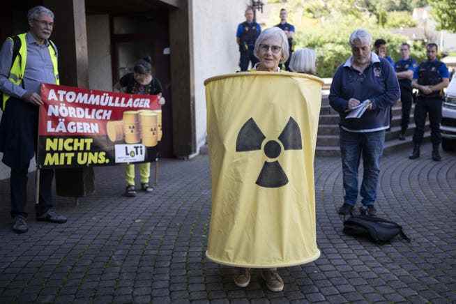 In Switzerland, the resistance is manageable: activists demonstrated on Monday in Zurich's Stadel against the nuclear repository in the planned Nördlich Lägern site region.