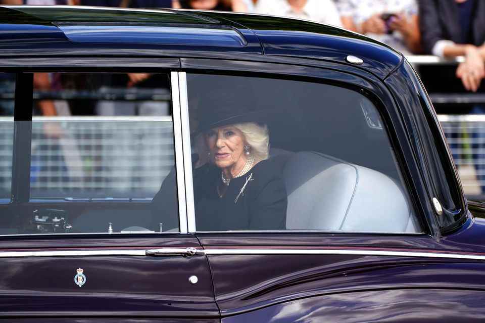 Duchess Camilla commemorates her father