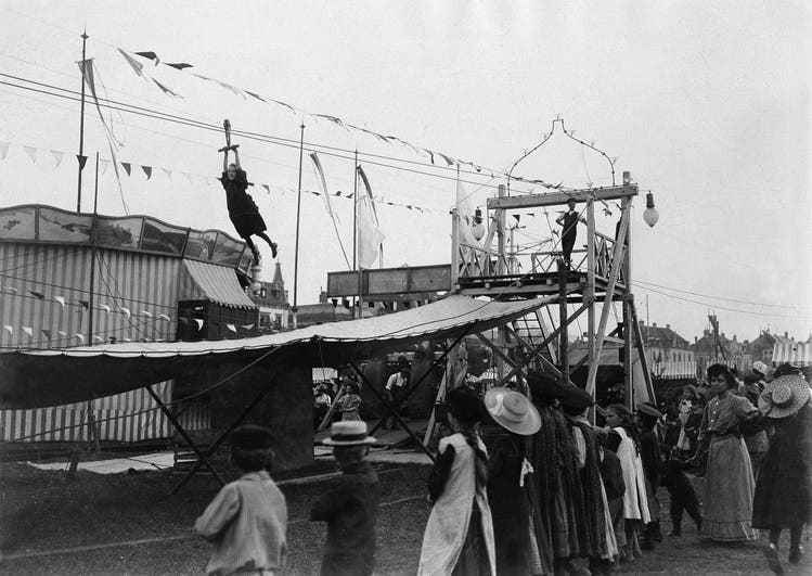 Cable car at the Oktoberfest in 1909