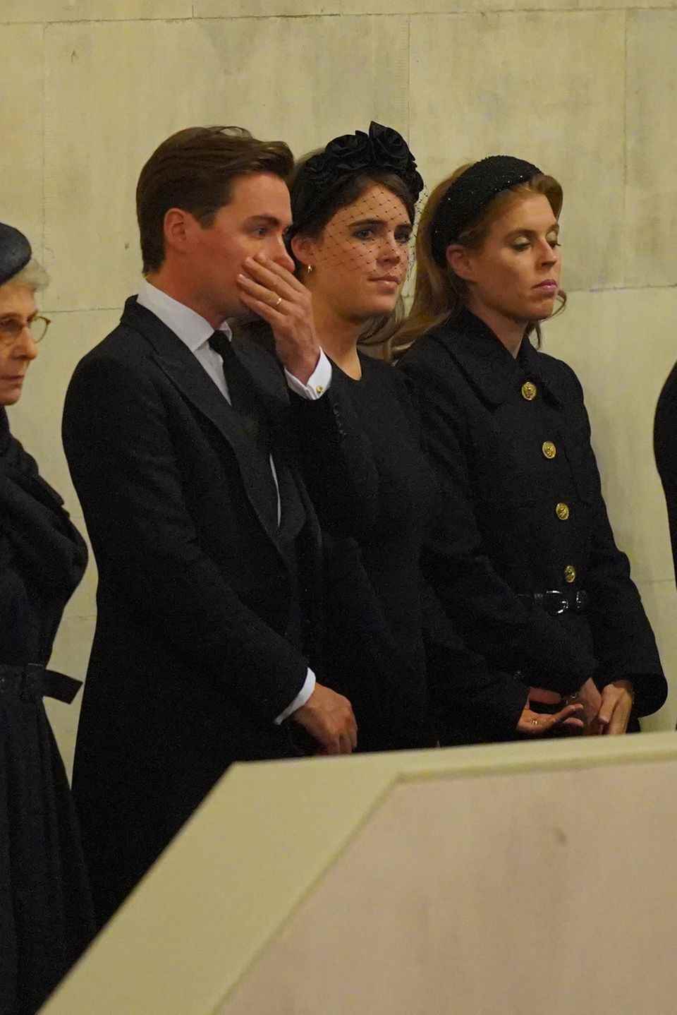 Edoardo Mapelli Mozzi cries for the Queen